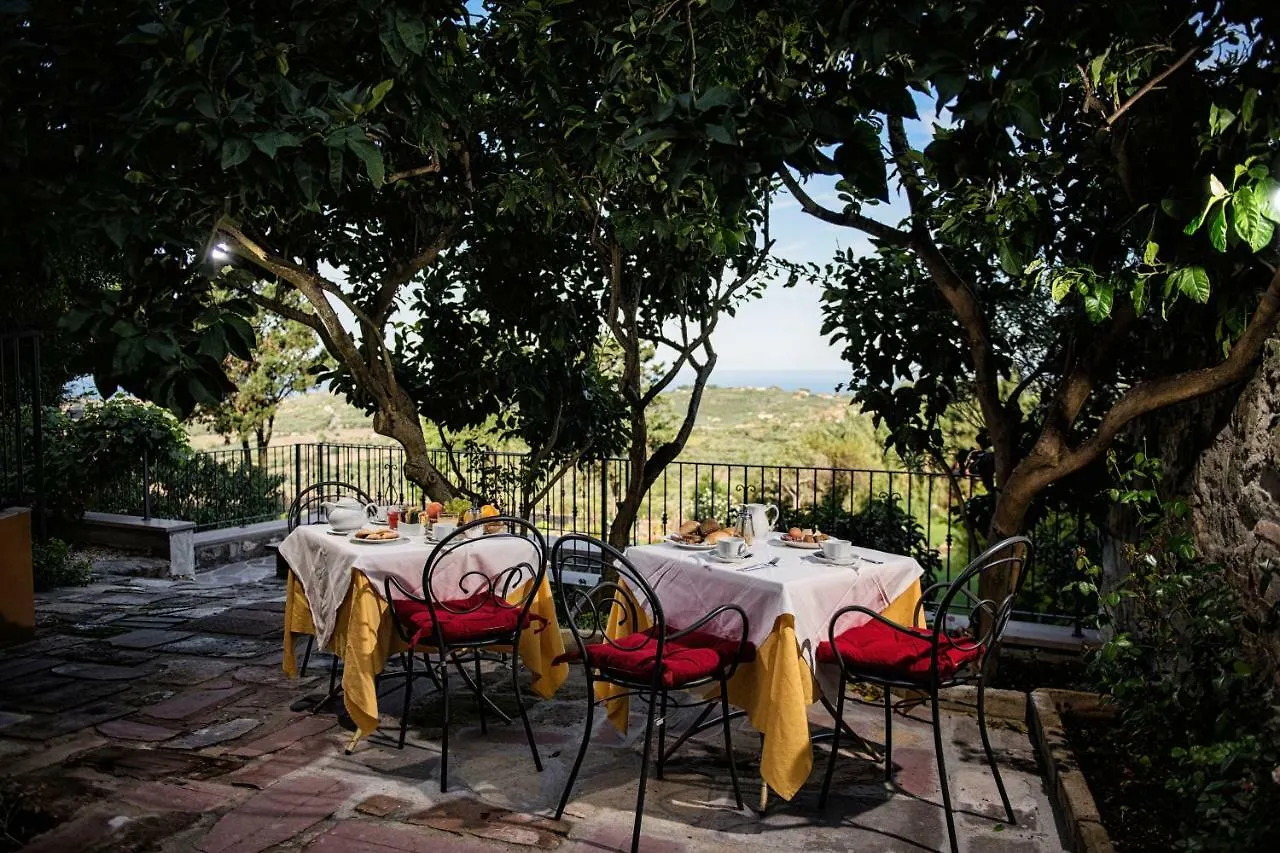 Hotel Villa Gli Asfodeli Tresnuraghes 3*,